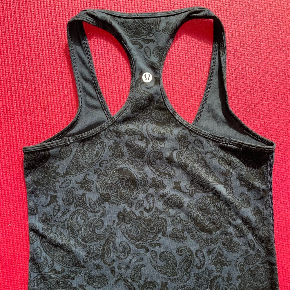 Lululemon VINTAGE Fitted Tank Top (size 6)